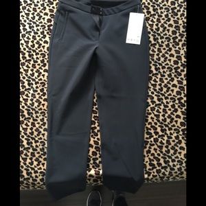 Lululemon NWT size 6 on the move pant